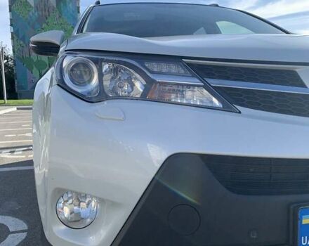 Белый Тойота РАВ 4, объемом двигателя 2.5 л и пробегом 139 тыс. км за 19000 $, фото 4 на Automoto.ua