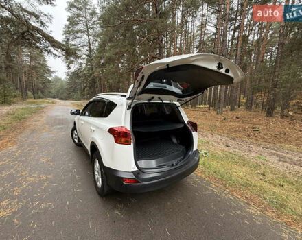Тойота РАВ 4 2013 у Києві на Automoto.ua Білий Тойота РАВ 4, об'ємом двигуна 2 л та пробігом 192 тис. км за 16800 $, фото 41 на Automoto.ua