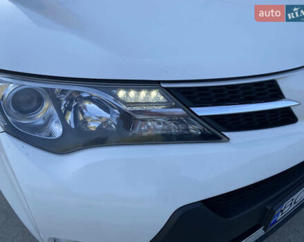 Білий Тойота РАВ 4, об'ємом двигуна 2.23 л та пробігом 158 тис. км за 15400 $, фото 6 на Automoto.ua