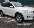 Белый Тойота РАВ 4, объемом двигателя 0 л и пробегом 210 тыс. км за 14000 $, фото 1 на Automoto.ua