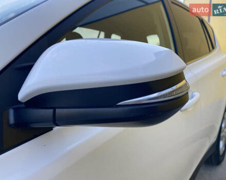 Білий Тойота РАВ 4, об'ємом двигуна 2.23 л та пробігом 158 тис. км за 15400 $, фото 8 на Automoto.ua