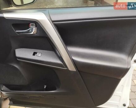 Білий Тойота РАВ 4, об'ємом двигуна 2.49 л та пробігом 107 тис. км за 18900 $, фото 16 на Automoto.ua