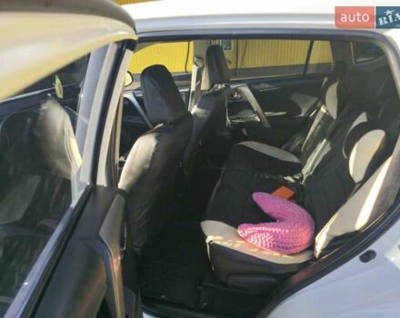 Белый Тойота РАВ 4, объемом двигателя 2.23 л и пробегом 264 тыс. км за 14800 $, фото 3 на Automoto.ua