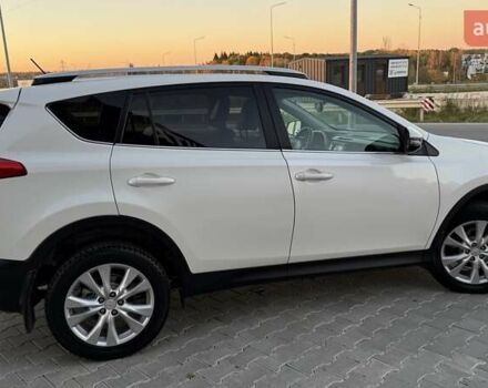 Тойота РАВ 4 2013 в Тернополе на Automoto.ua Белый Тойота РАВ 4, объемом двигателя 2.49 л и пробегом 169 тыс. км за 15999 $, фото 8 на Automoto.ua