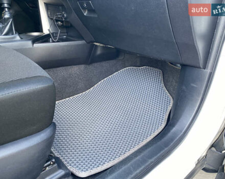 Білий Тойота РАВ 4, об'ємом двигуна 2.23 л та пробігом 158 тис. км за 15400 $, фото 30 на Automoto.ua