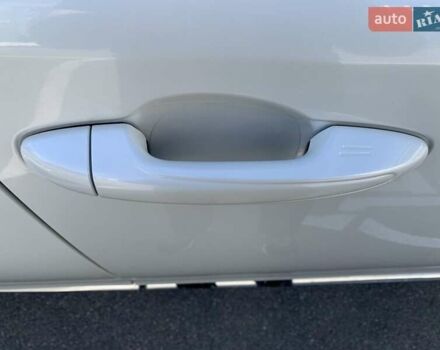 Белый Тойота РАВ 4, объемом двигателя 2.5 л и пробегом 139 тыс. км за 19000 $, фото 15 на Automoto.ua