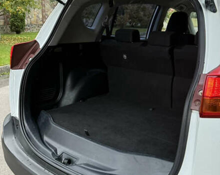 Білий Тойота РАВ 4, об'ємом двигуна 1.99 л та пробігом 320 тис. км за 14900 $, фото 16 на Automoto.ua