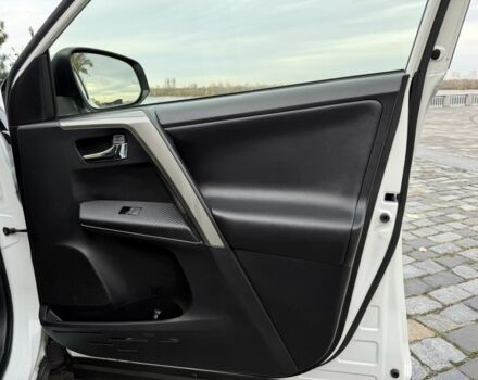 Белый Тойота РАВ 4, объемом двигателя 2 л и пробегом 96 тыс. км за 17800 $, фото 11 на Automoto.ua