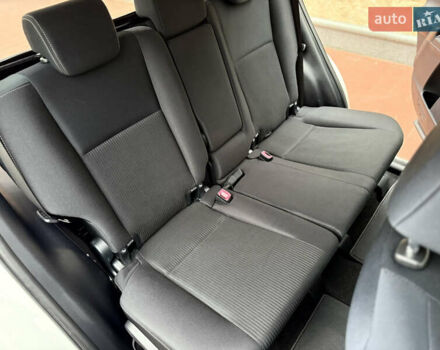 Белый Тойота РАВ 4, объемом двигателя 2.5 л и пробегом 79 тыс. км за 19200 $, фото 42 на Automoto.ua