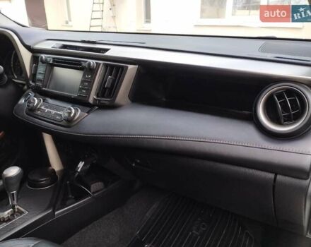 Білий Тойота РАВ 4, об'ємом двигуна 2.49 л та пробігом 107 тис. км за 18900 $, фото 18 на Automoto.ua