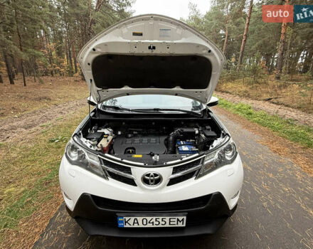 Тойота РАВ 4 2013 у Києві на Automoto.ua Білий Тойота РАВ 4, об'ємом двигуна 2 л та пробігом 192 тис. км за 16800 $, фото 42 на Automoto.ua