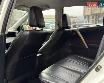 Белый Тойота РАВ 4, объемом двигателя 2.23 л и пробегом 250 тыс. км за 16300 $, фото 10 на Automoto.ua