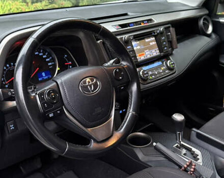 Білий Тойота РАВ 4, об'ємом двигуна 1.99 л та пробігом 320 тис. км за 14900 $, фото 8 на Automoto.ua