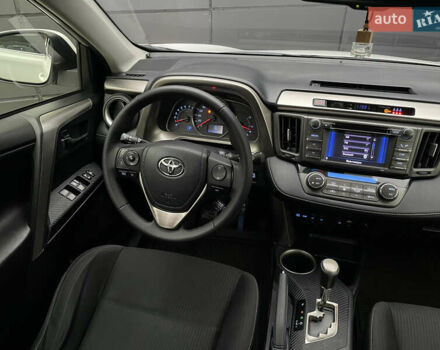 Белый Тойота РАВ 4, объемом двигателя 2.5 л и пробегом 250 тыс. км за 14000 $, фото 31 на Automoto.ua