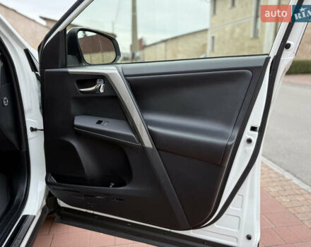 Белый Тойота РАВ 4, объемом двигателя 2.5 л и пробегом 79 тыс. км за 19200 $, фото 37 на Automoto.ua