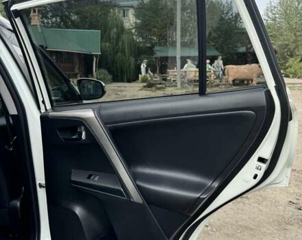 Белый Тойота РАВ 4, объемом двигателя 2.49 л и пробегом 98 тыс. км за 22500 $, фото 35 на Automoto.ua