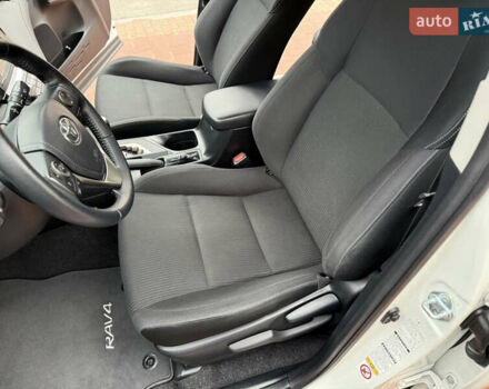 Белый Тойота РАВ 4, объемом двигателя 2.5 л и пробегом 79 тыс. км за 19200 $, фото 49 на Automoto.ua