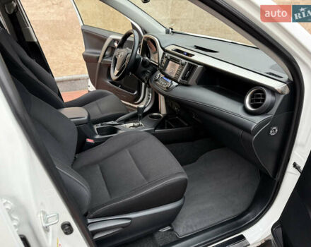 Белый Тойота РАВ 4, объемом двигателя 2.5 л и пробегом 79 тыс. км за 19200 $, фото 38 на Automoto.ua