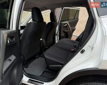 Білий Тойота РАВ 4, об'ємом двигуна 2 л та пробігом 98 тис. км за 17900 $, фото 57 на Automoto.ua