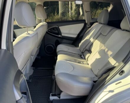 Білий Тойота РАВ 4, об'ємом двигуна 0 л та пробігом 158 тис. км за 9400 $, фото 6 на Automoto.ua