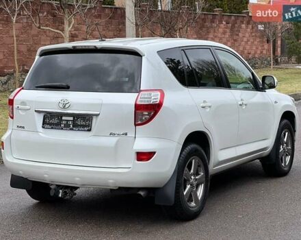 Білий Тойота РАВ 4, об'ємом двигуна 2.23 л та пробігом 199 тис. км за 14300 $, фото 3 на Automoto.ua