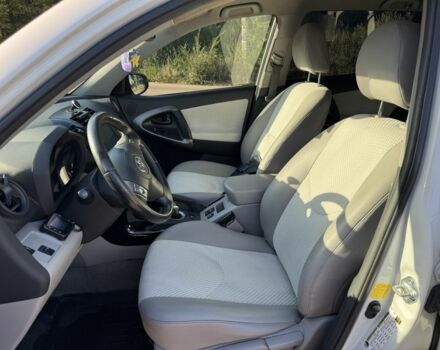Білий Тойота РАВ 4, об'ємом двигуна 0 л та пробігом 158 тис. км за 9400 $, фото 3 на Automoto.ua