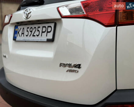 Белый Тойота РАВ 4, объемом двигателя 2.5 л и пробегом 79 тыс. км за 19200 $, фото 18 на Automoto.ua