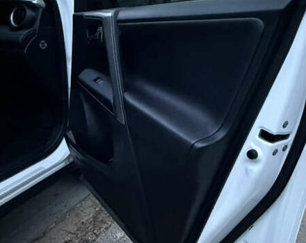 Белый Тойота РАВ 4, объемом двигателя 2.49 л и пробегом 252 тыс. км за 15500 $, фото 26 на Automoto.ua