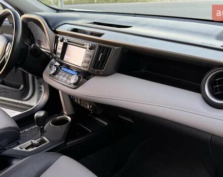 Тойота РАВ 4 2013 в Тернополе на Automoto.ua Белый Тойота РАВ 4, объемом двигателя 2.49 л и пробегом 169 тыс. км за 15999 $, фото 36 на Automoto.ua