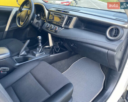 Білий Тойота РАВ 4, об'ємом двигуна 2.23 л та пробігом 158 тис. км за 15400 $, фото 29 на Automoto.ua