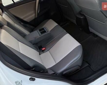 Тойота РАВ 4 2013 в Тернополе на Automoto.ua Белый Тойота РАВ 4, объемом двигателя 2.49 л и пробегом 169 тыс. км за 15999 $, фото 34 на Automoto.ua