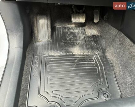 Белый Тойота РАВ 4, объемом двигателя 2.49 л и пробегом 98 тыс. км за 22500 $, фото 20 на Automoto.ua