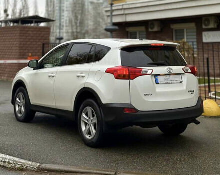 Білий Тойота РАВ 4, об'ємом двигуна 2.23 л та пробігом 250 тис. км за 15500 $, фото 1 на Automoto.ua
