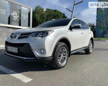 Тойота РАВ 4 2013 в Харькове на Automoto.ua Белый Тойота РАВ 4, объемом двигателя 2.5 л и пробегом 139 тыс. км за 20500 $, фото 7 на Automoto.ua