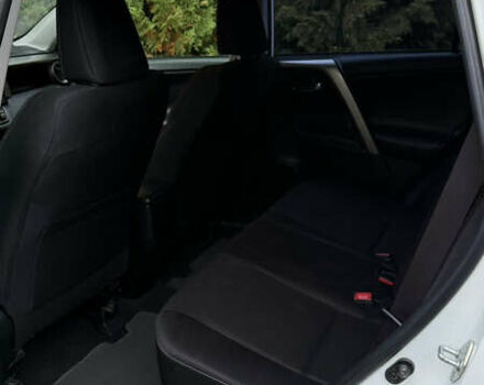 Білий Тойота РАВ 4, об'ємом двигуна 1.99 л та пробігом 320 тис. км за 14900 $, фото 15 на Automoto.ua