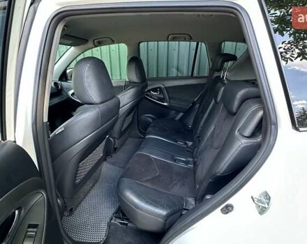 Білий Тойота РАВ 4, об'ємом двигуна 2.23 л та пробігом 199 тис. км за 14300 $, фото 15 на Automoto.ua