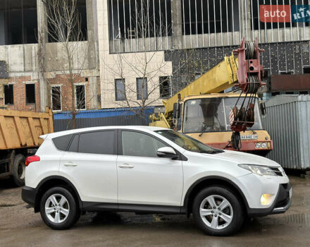 Белый Тойота РАВ 4, объемом двигателя 2.23 л и пробегом 250 тыс. км за 16300 $, фото 1 на Automoto.ua