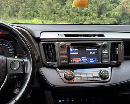 Білий Тойота РАВ 4, об'ємом двигуна 1.99 л та пробігом 320 тис. км за 14900 $, фото 11 на Automoto.ua