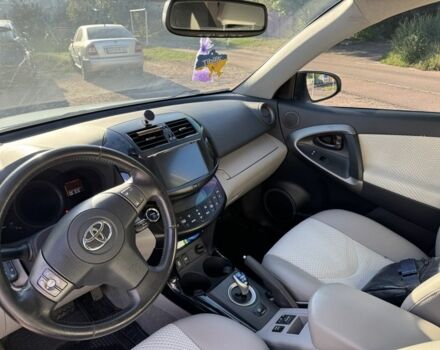 Білий Тойота РАВ 4, об'ємом двигуна 0 л та пробігом 158 тис. км за 9400 $, фото 4 на Automoto.ua