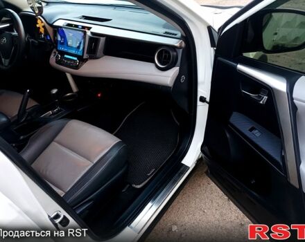 Белый Тойота РАВ 4, объемом двигателя 2.2 л и пробегом 209 тыс. км за 18600 $, фото 3 на Automoto.ua