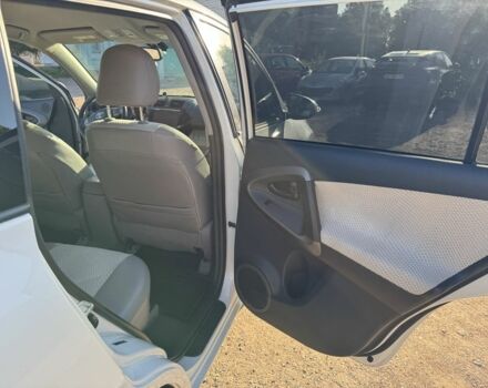 Білий Тойота РАВ 4, об'ємом двигуна 0 л та пробігом 158 тис. км за 9400 $, фото 14 на Automoto.ua