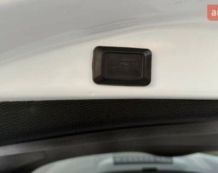 Тойота РАВ 4 2013 в Тернополе на Automoto.ua Белый Тойота РАВ 4, объемом двигателя 2.49 л и пробегом 169 тыс. км за 15999 $, фото 30 на Automoto.ua