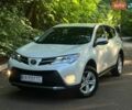Белый Тойота РАВ 4, объемом двигателя 2 л и пробегом 199 тыс. км за 15700 $, фото 1 на Automoto.ua