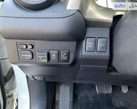 Тойота РАВ 4 2013 в Харькове на Automoto.ua Белый Тойота РАВ 4, объемом двигателя 2.5 л и пробегом 139 тыс. км за 20500 $, фото 21 на Automoto.ua