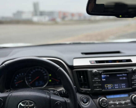 Білий Тойота РАВ 4, об'ємом двигуна 2.23 л та пробігом 220 тис. км за 17200 $, фото 11 на Automoto.ua