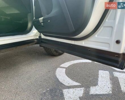 Белый Тойота РАВ 4, объемом двигателя 2.5 л и пробегом 139 тыс. км за 19000 $, фото 20 на Automoto.ua