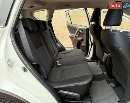 Белый Тойота РАВ 4, объемом двигателя 2.5 л и пробегом 79 тыс. км за 19200 $, фото 41 на Automoto.ua