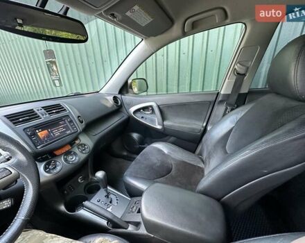 Білий Тойота РАВ 4, об'ємом двигуна 2.23 л та пробігом 199 тис. км за 14300 $, фото 6 на Automoto.ua