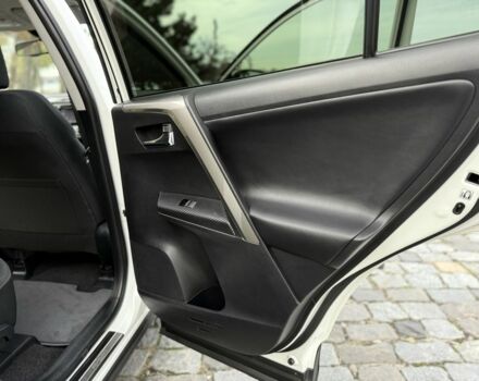 Белый Тойота РАВ 4, объемом двигателя 2 л и пробегом 96 тыс. км за 17800 $, фото 14 на Automoto.ua