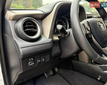 Белый Тойота РАВ 4, объемом двигателя 1.99 л и пробегом 135 тыс. км за 16500 $, фото 10 на Automoto.ua